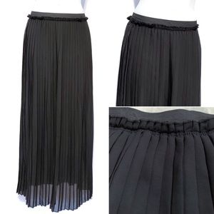 Gianni Bini Black Pleated Sheer Over Maxi Skirt